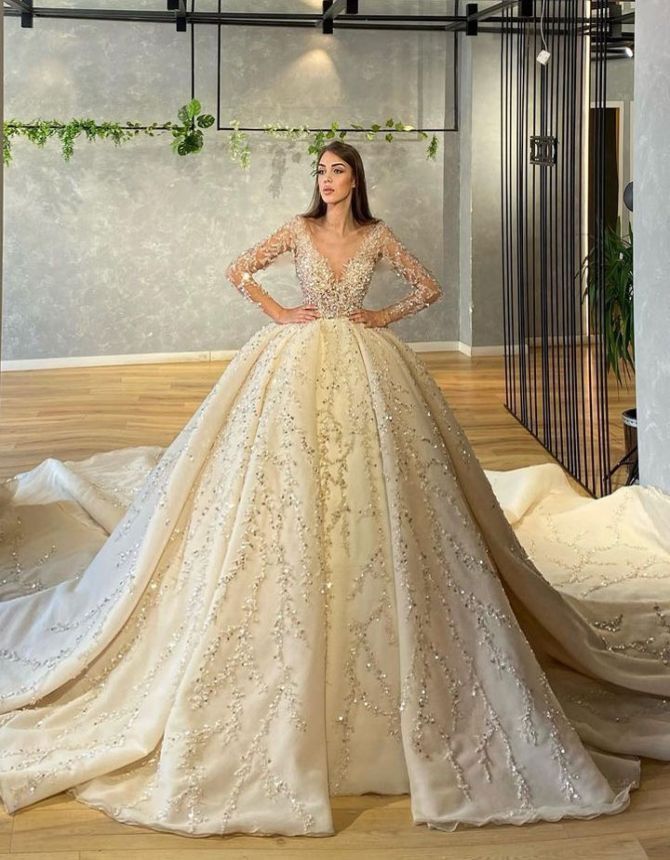 لباس عروس سنگدوزی شده